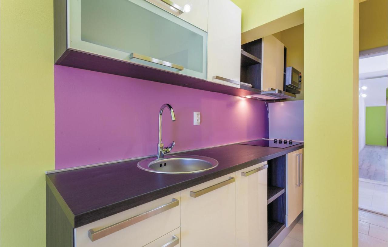 Lovely Apartment In Kastel Stafilic With Jacuzzi Kastela Bagian luar foto