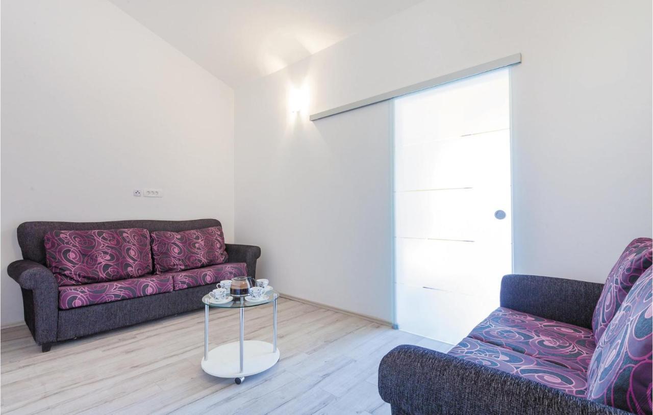 Lovely Apartment In Kastel Stafilic With Jacuzzi Kastela Bagian luar foto